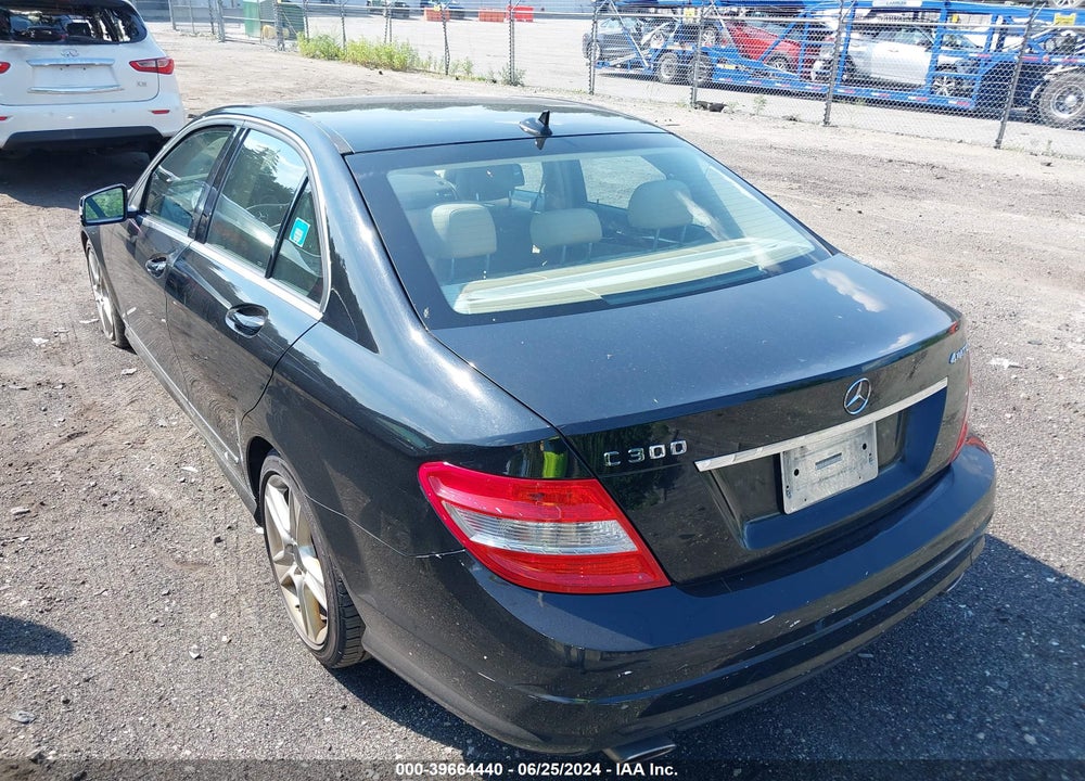 2010 MERCEDES-BENZ C 300 LUXURY 4MATIC/SPORT 4MATIC VIN: WDDGF8BB1AR124081