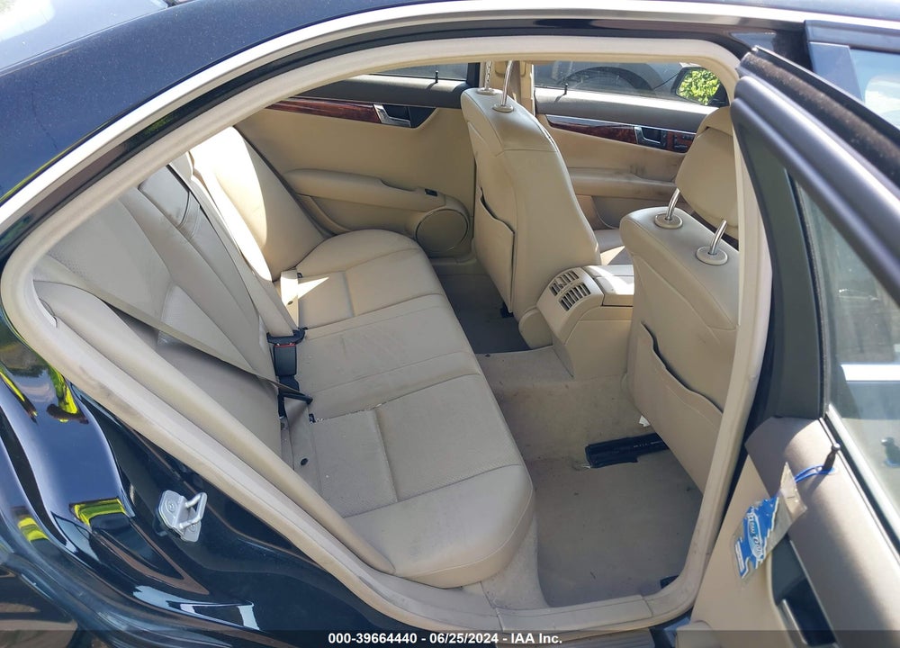 2010 MERCEDES-BENZ C 300 LUXURY 4MATIC/SPORT 4MATIC VIN: WDDGF8BB1AR124081
