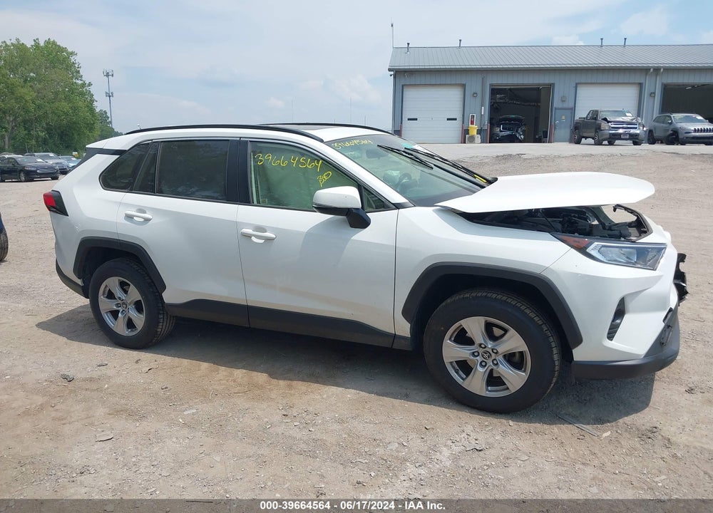 2019 TOYOTA RAV4 XLE VIN: JTMP1RFV4KJ004567