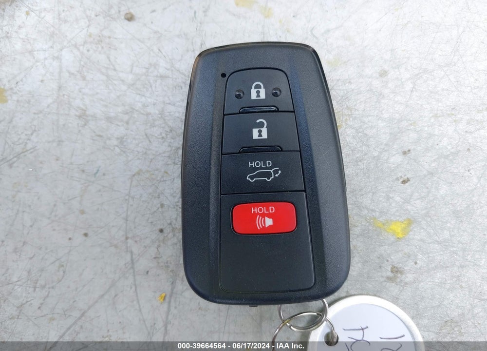 2019 TOYOTA RAV4 XLE VIN: JTMP1RFV4KJ004567