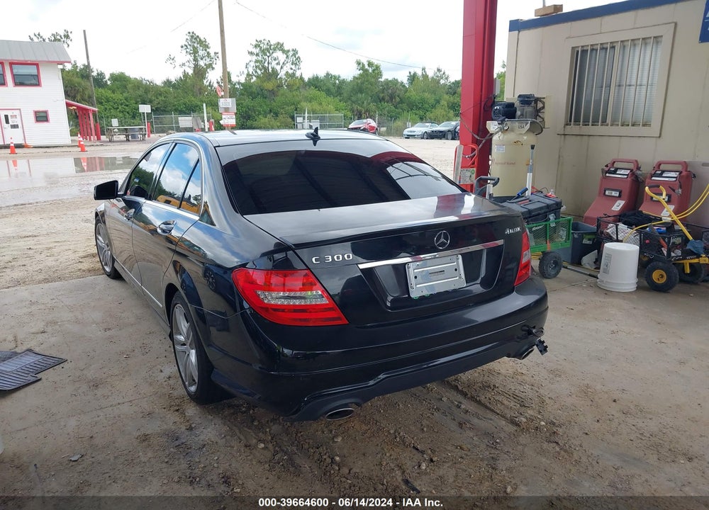 2014 MERCEDES-BENZ C 300 LUXURY 4MATIC/SPORT 4MATIC VIN: WDDGF8ABXEA935920