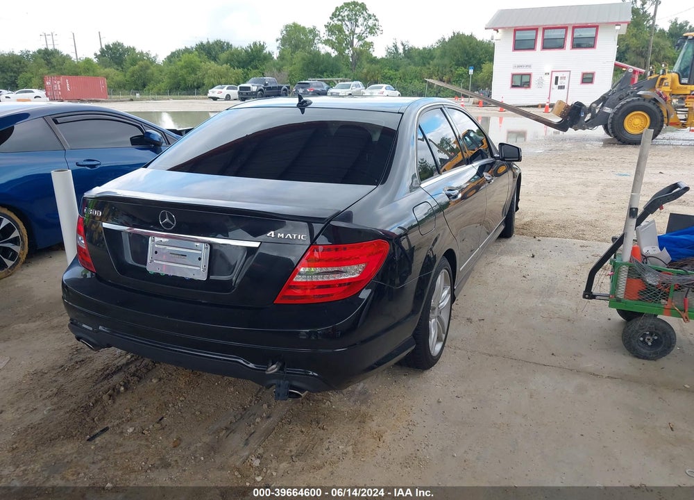 2014 MERCEDES-BENZ C 300 LUXURY 4MATIC/SPORT 4MATIC VIN: WDDGF8ABXEA935920