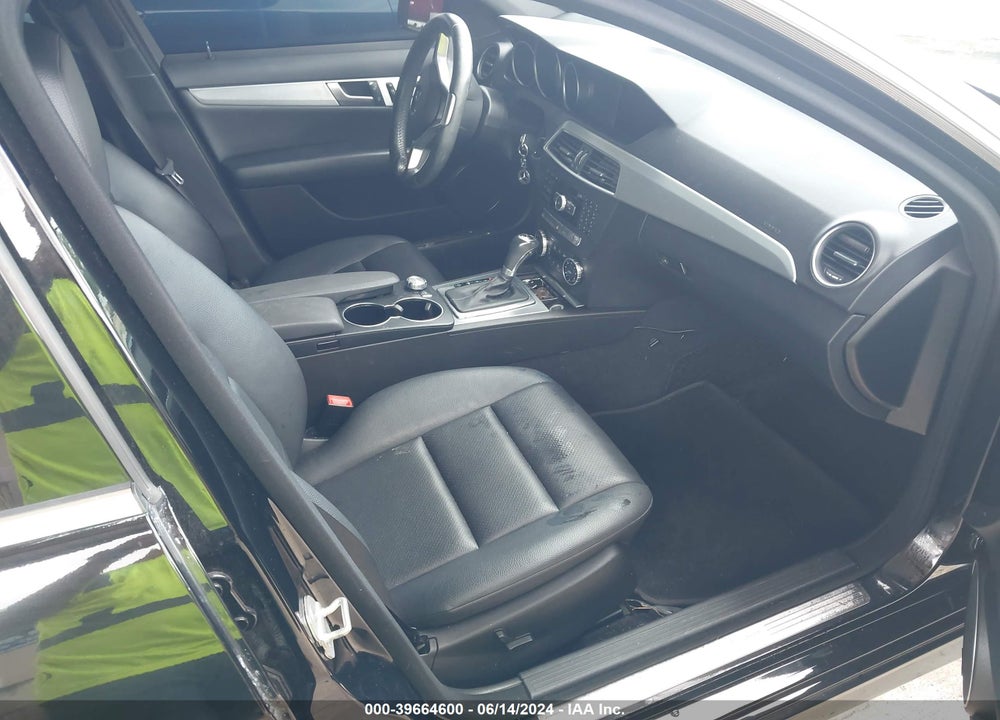 2014 MERCEDES-BENZ C 300 LUXURY 4MATIC/SPORT 4MATIC VIN: WDDGF8ABXEA935920