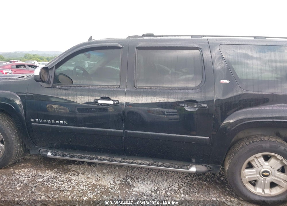 2008 CHEVROLET SUBURBAN 1500 LT VIN: 3GNFC16018G147876