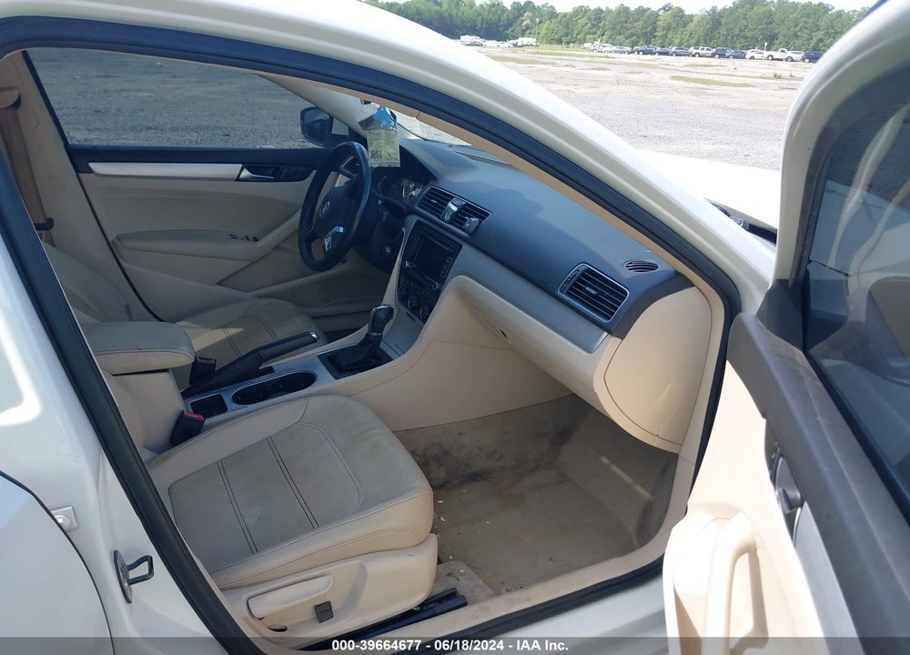 2013 VOLKSWAGEN PASSAT 2.5L SE VIN: 1VWBP7A34DC142505