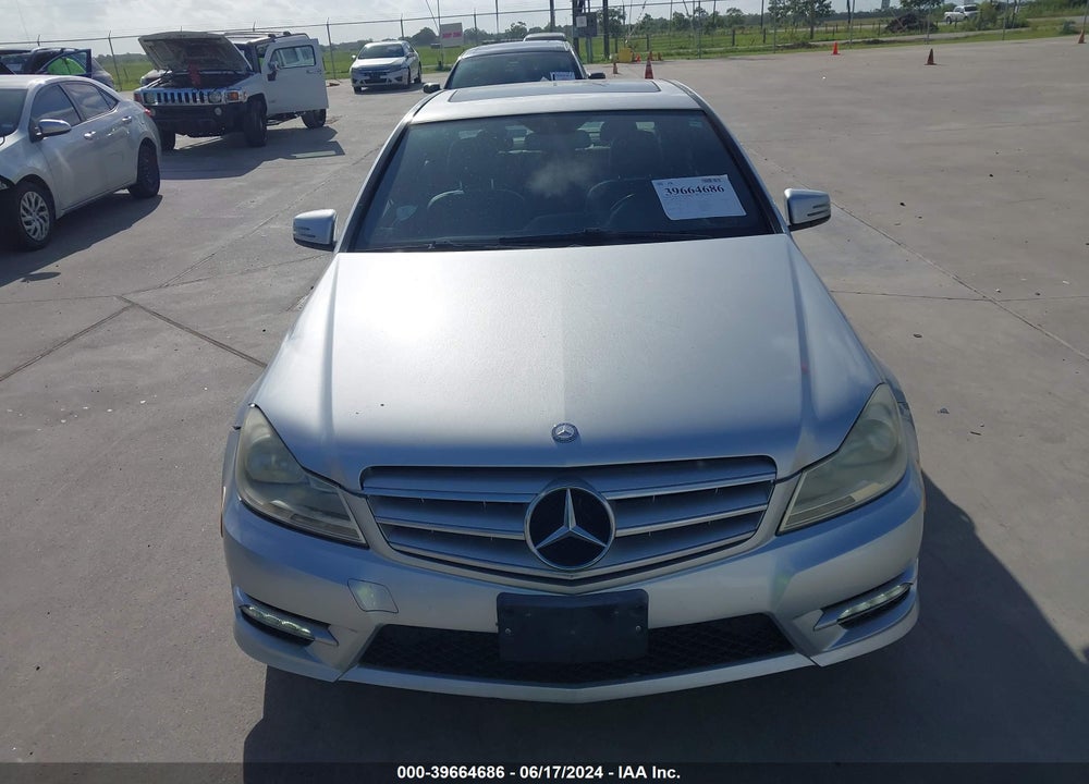 2013 MERCEDES-BENZ C 250 LUXURY/SPORT VIN: WDDGF4HB4DR290017