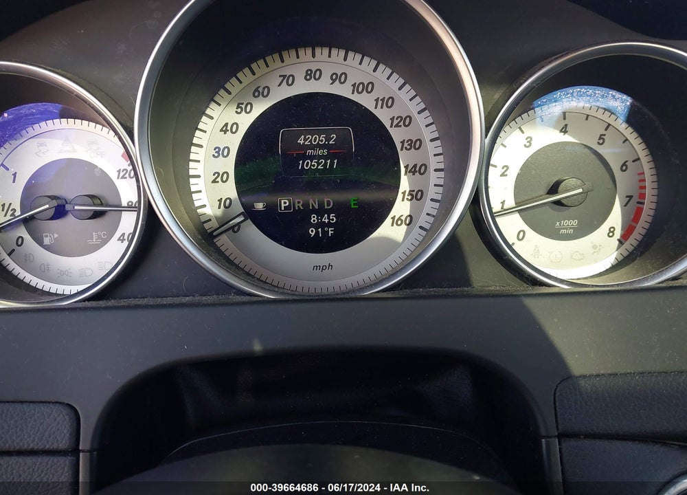 2013 MERCEDES-BENZ C 250 LUXURY/SPORT VIN: WDDGF4HB4DR290017