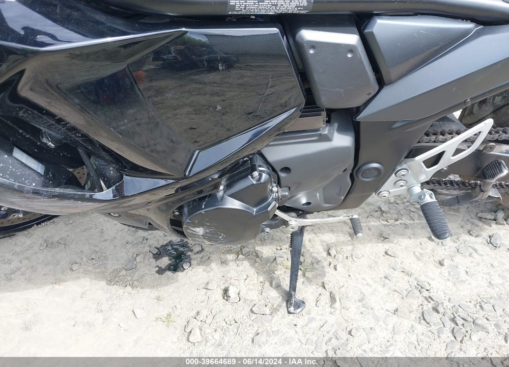 2011 SUZUKI GSX1250 F VIN: JS1GW72B8B2101017
