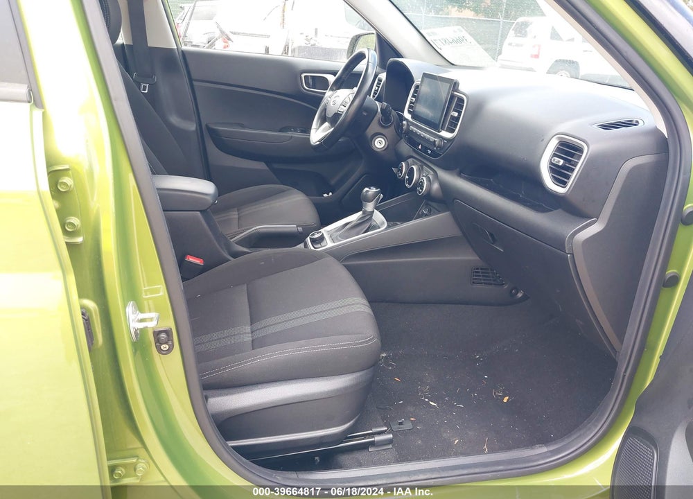 2021 HYUNDAI VENUE SEL VIN: KMHRC8A37MU125108