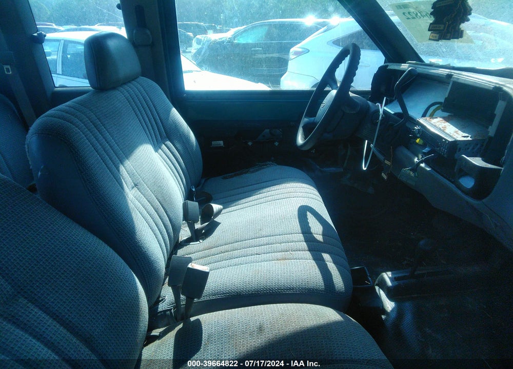 1998 CHEVROLET K1500 FLEETSIDE VIN: 1GCEK19M9WE205386