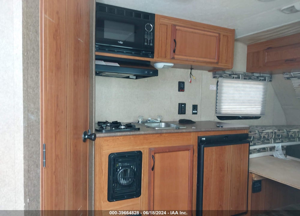 2015 STARCRAFT RV AR-ONE VIN: 1SABS0AG8F28U5202