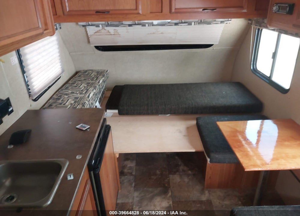 2015 STARCRAFT RV AR-ONE VIN: 1SABS0AG8F28U5202