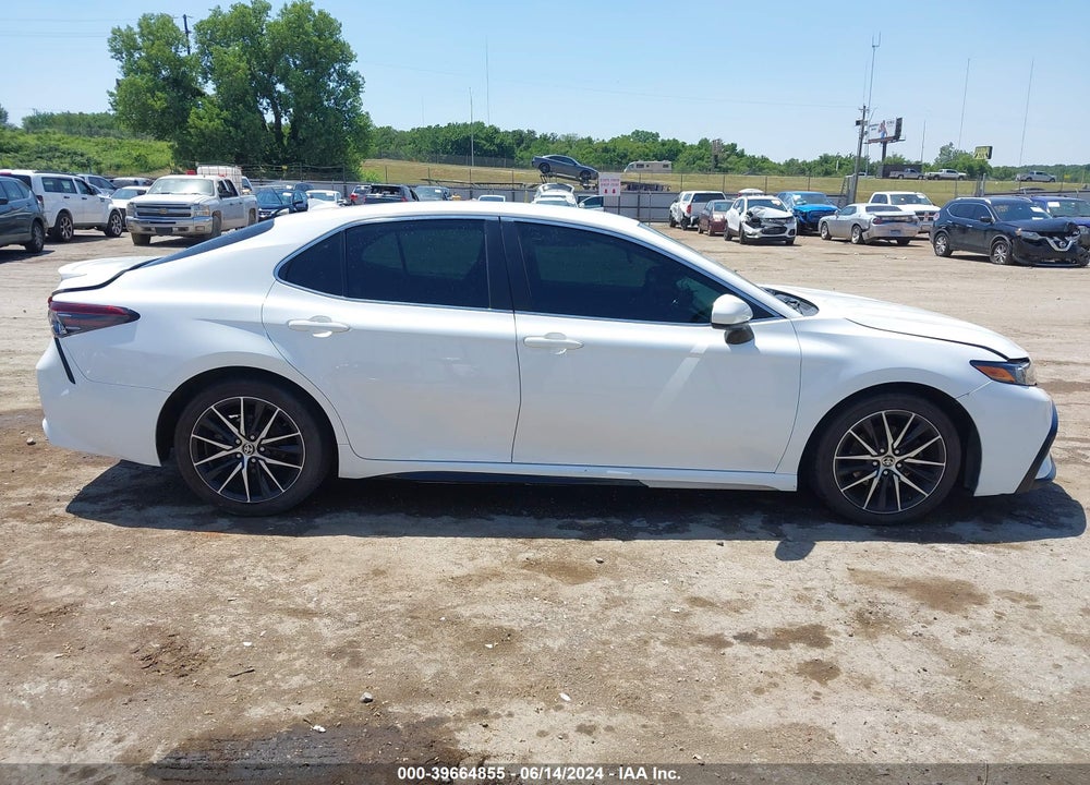 2021 TOYOTA CAMRY SE VIN: 4T1G11AK2MU550571