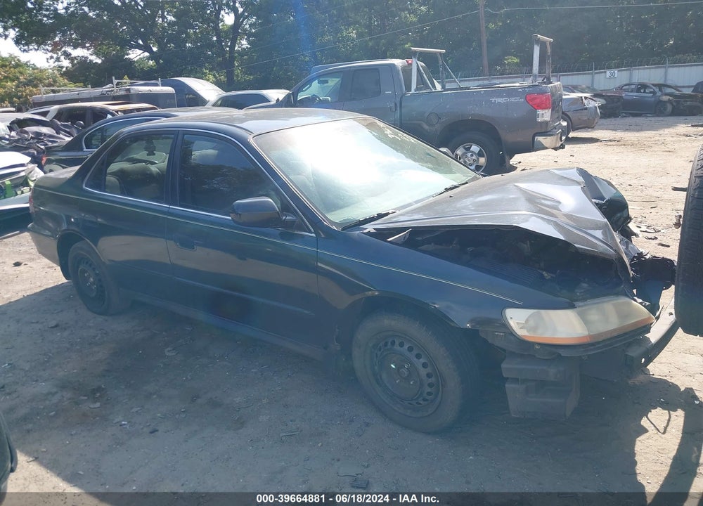 2001 HONDA ACCORD 2.3 LX VIN: 1HGCG56411A008623