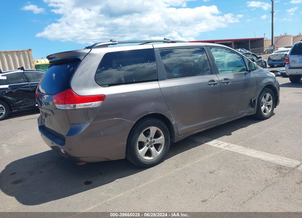 2011 TOYOTA SIENNA LE V6/LE V6 AUTO ACCESS SEAT VIN: 5TDKK3DCXBS174778