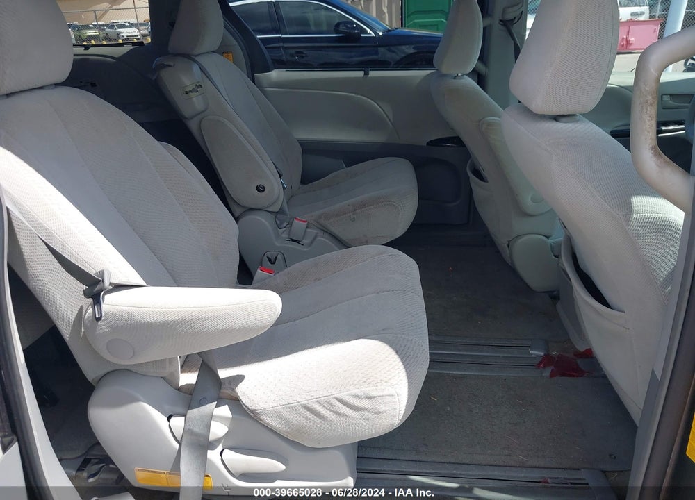 2011 TOYOTA SIENNA LE V6/LE V6 AUTO ACCESS SEAT VIN: 5TDKK3DCXBS174778