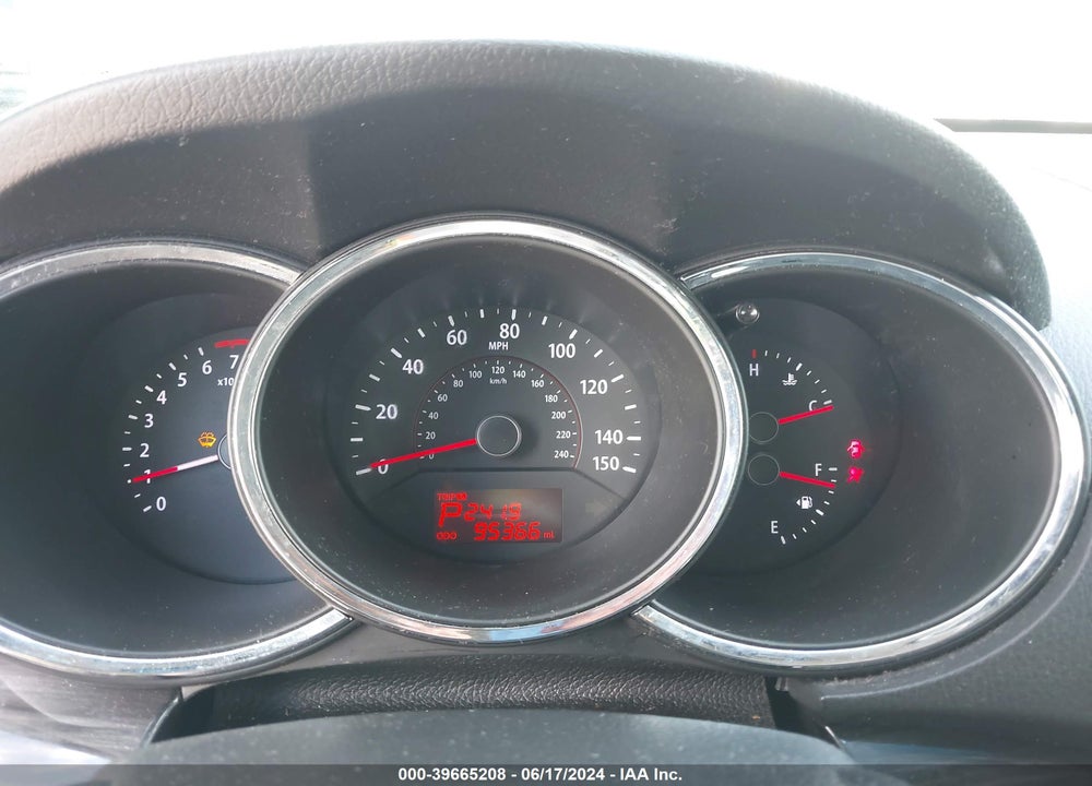 2013 KIA SORENTO LX VIN: 5XYKT3A10DG411438