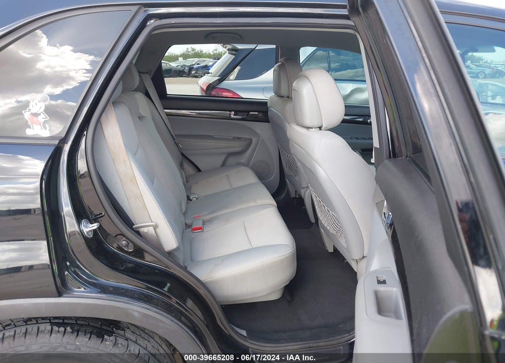 2013 KIA SORENTO LX VIN: 5XYKT3A10DG411438