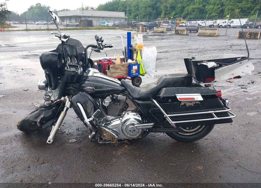 2008 HARLEY-DAVIDSON FLHTCUI VIN: 1HD1FC4178Y613817