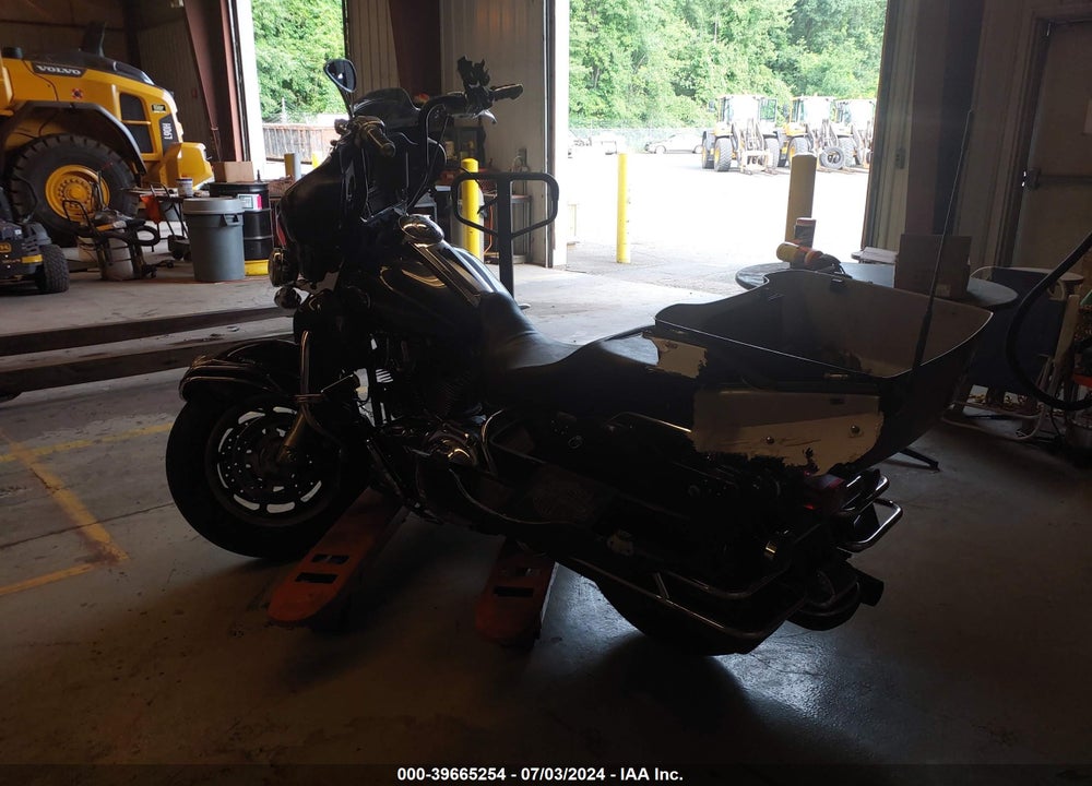 2008 HARLEY-DAVIDSON FLHTCUI VIN: 1HD1FC4178Y613817