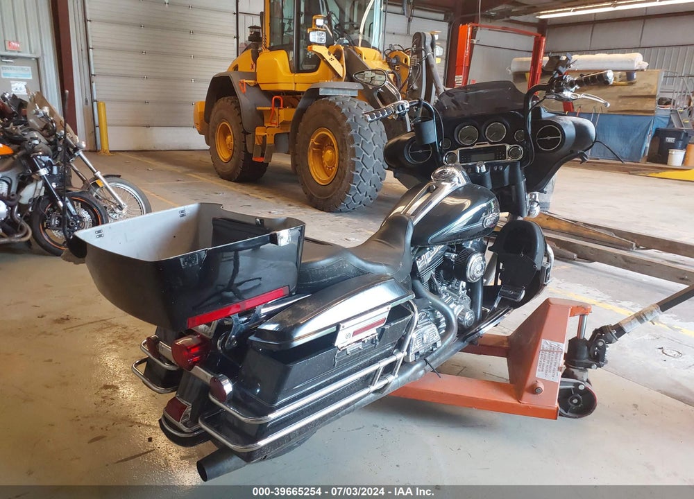 2008 HARLEY-DAVIDSON FLHTCUI VIN: 1HD1FC4178Y613817