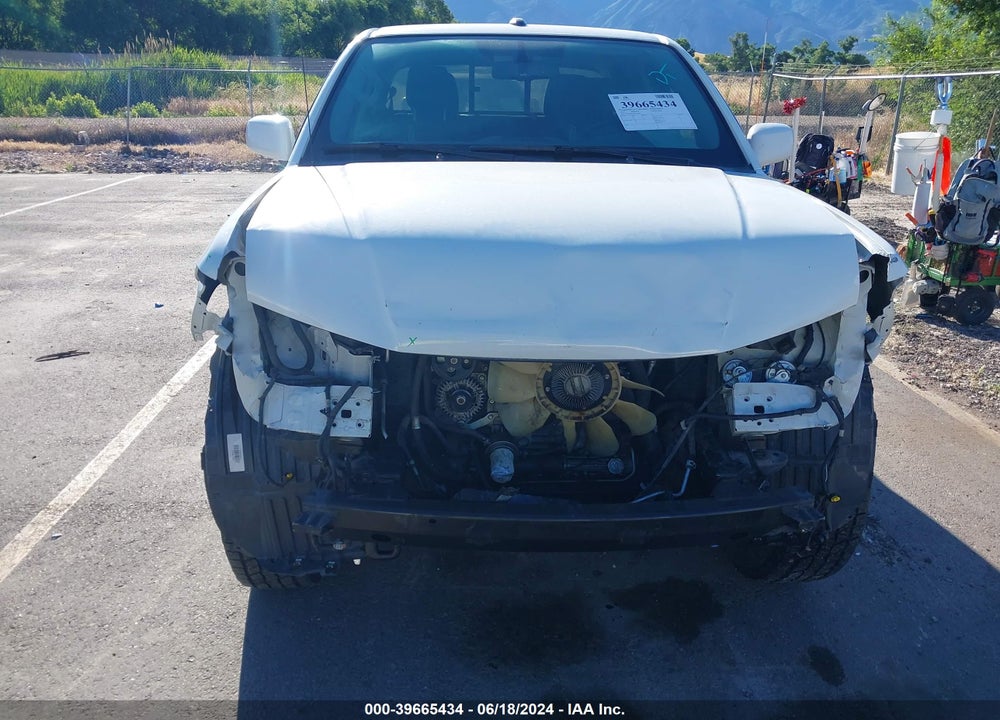 2018 NISSAN FRONTIER PRO-4X VIN: 1N6AD0EV4JN772984