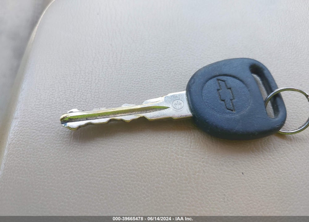 2007 CHEVROLET EQUINOX LS VIN: 2CNDL13F476038388