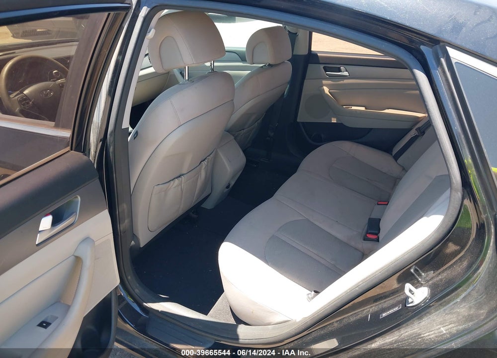2015 HYUNDAI SONATA SE VIN: 5NPE24AF6FH170322