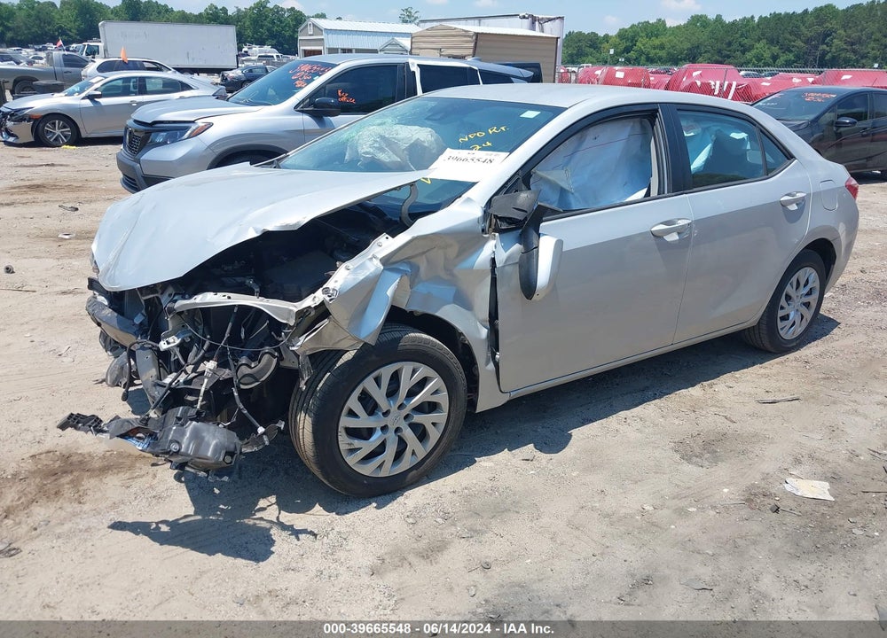 2017 TOYOTA COROLLA LE VIN: 5YFBURHE2HP685380