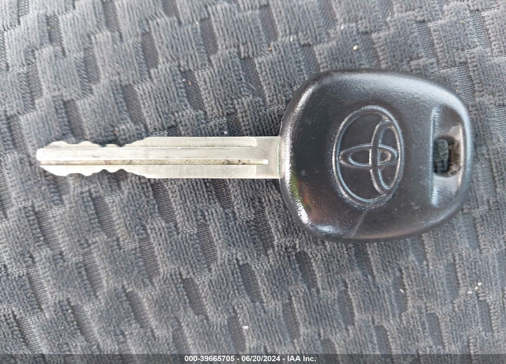 2006 TOYOTA MATRIX VIN: 2T1KR32E46C608773