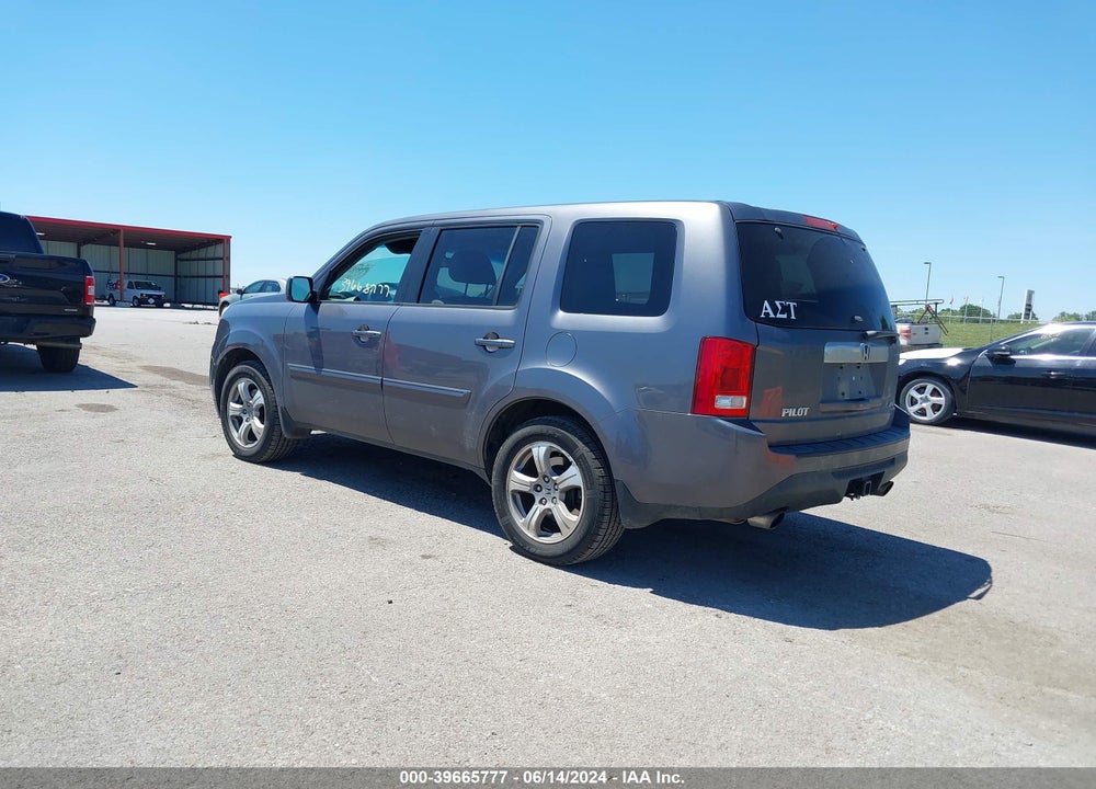 2015 HONDA PILOT EX-L VIN: 5FNYF4H59FB061592
