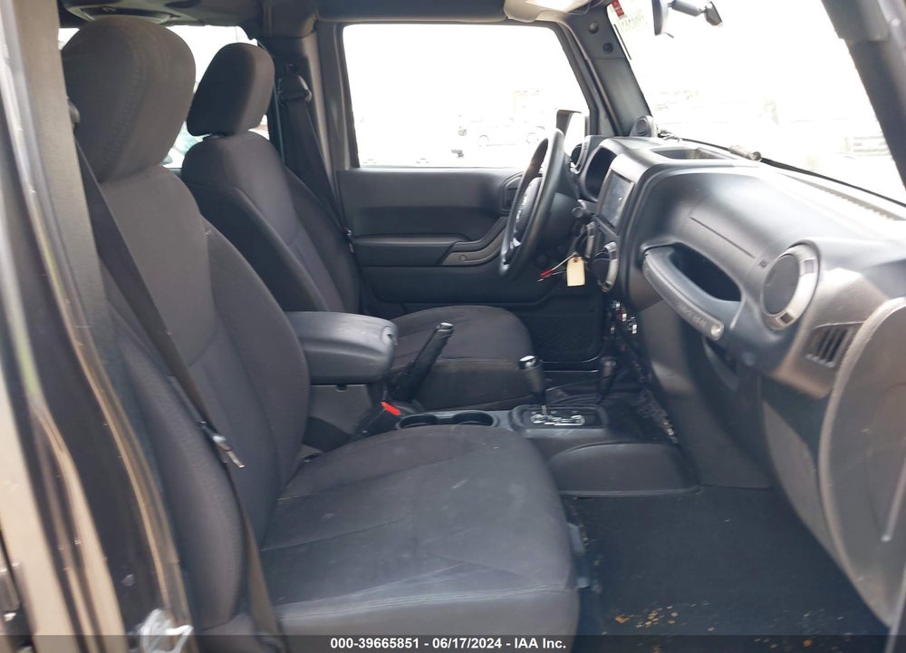 2014 JEEP WRANGLER UNLIMITED SPORT VIN: 1C4BJWDG9EL238631