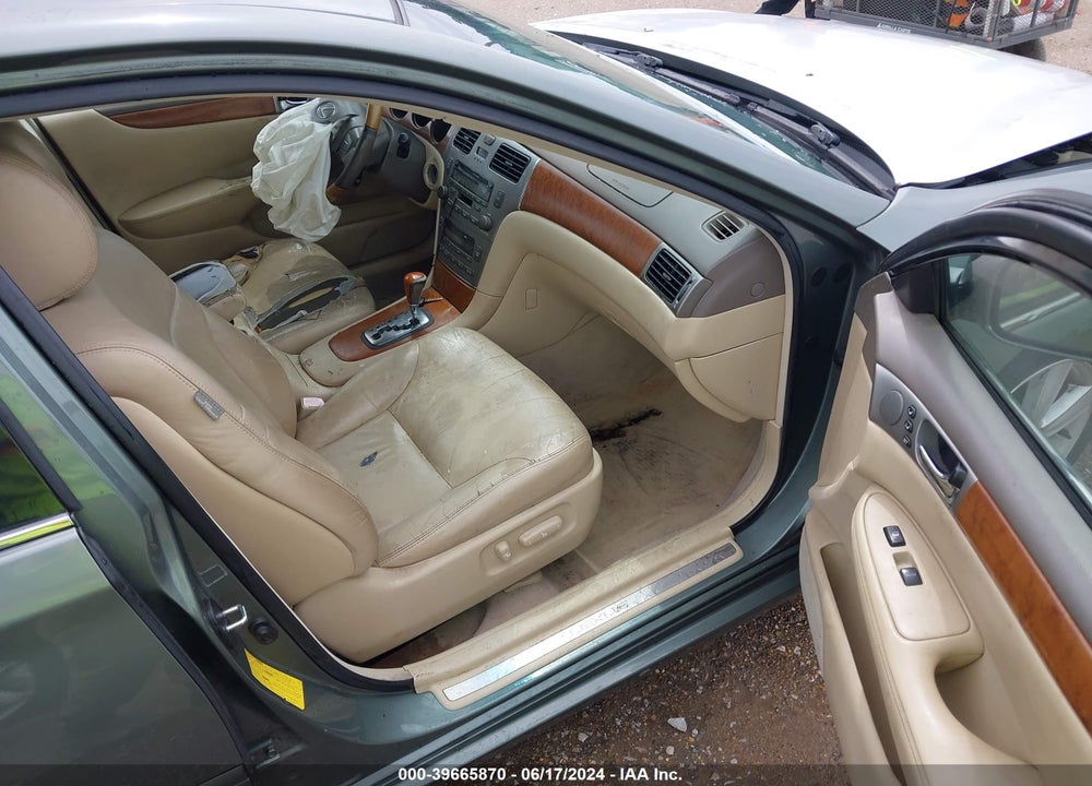 2005 LEXUS ES 330 VIN: JTHBA30G455057878
