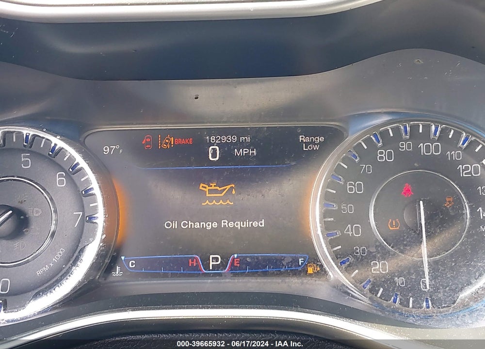 2015 CHRYSLER 200 C VIN: 1C3CCCCB8FN718981
