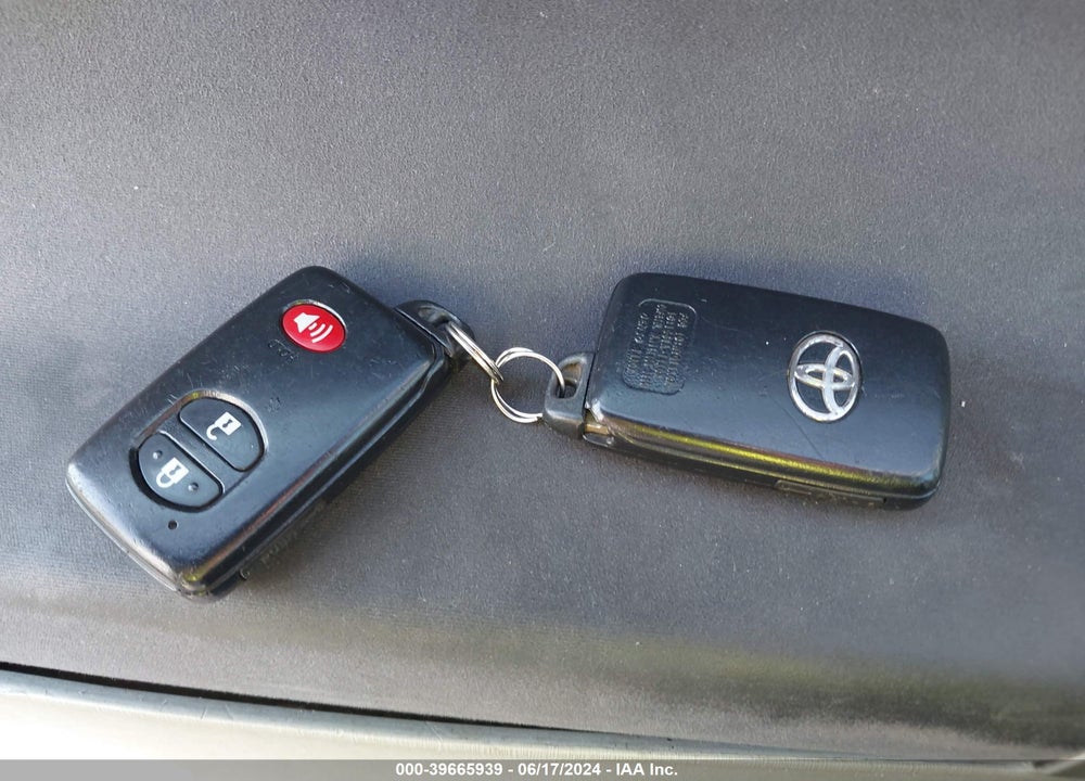 2011 TOYOTA PRIUS TWO VIN: JTDKN3DU7B5301153