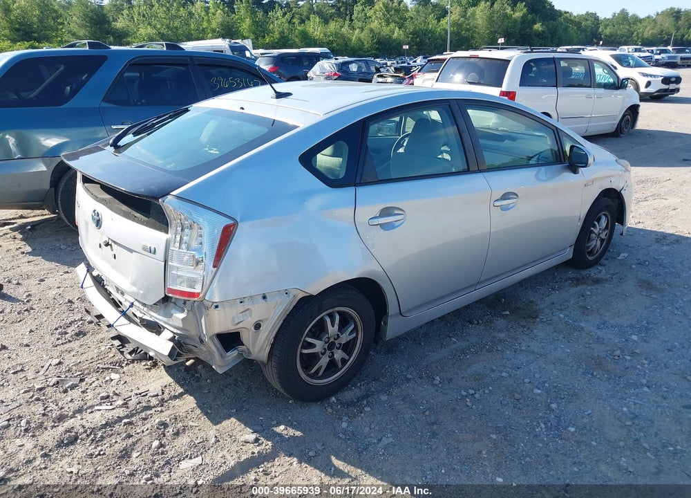 2011 TOYOTA PRIUS TWO VIN: JTDKN3DU7B5301153