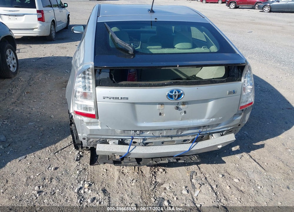2011 TOYOTA PRIUS TWO VIN: JTDKN3DU7B5301153