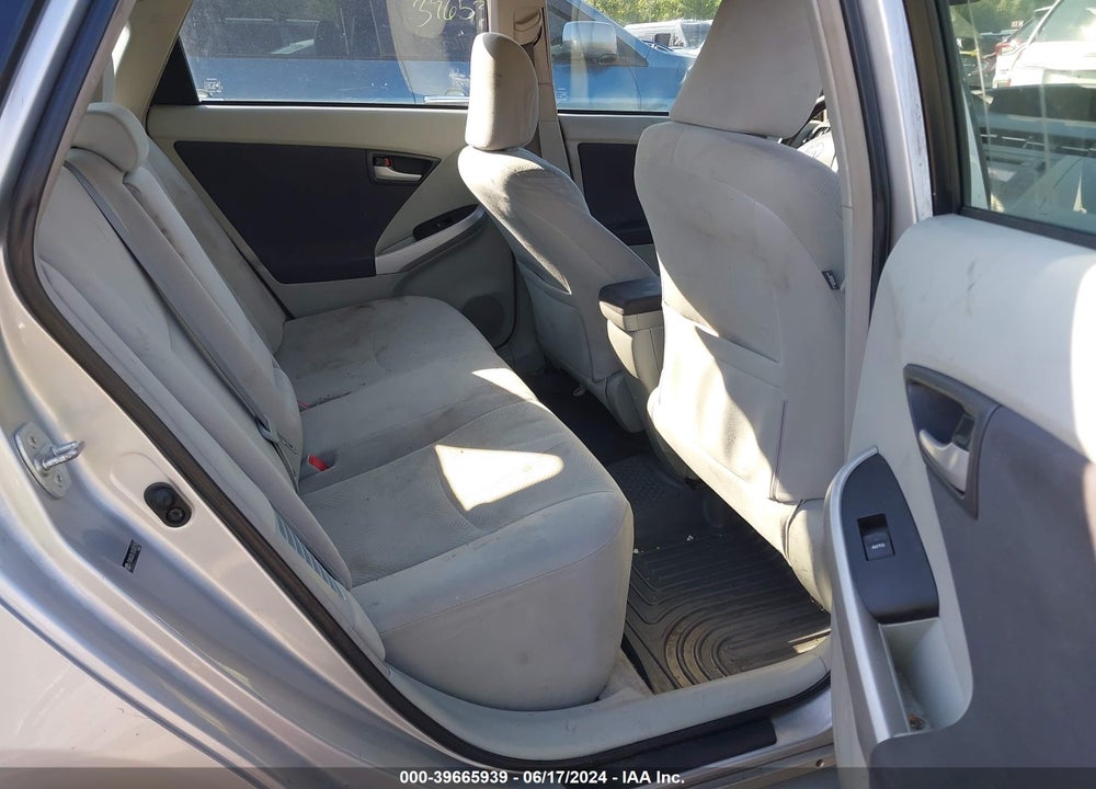 2011 TOYOTA PRIUS TWO VIN: JTDKN3DU7B5301153