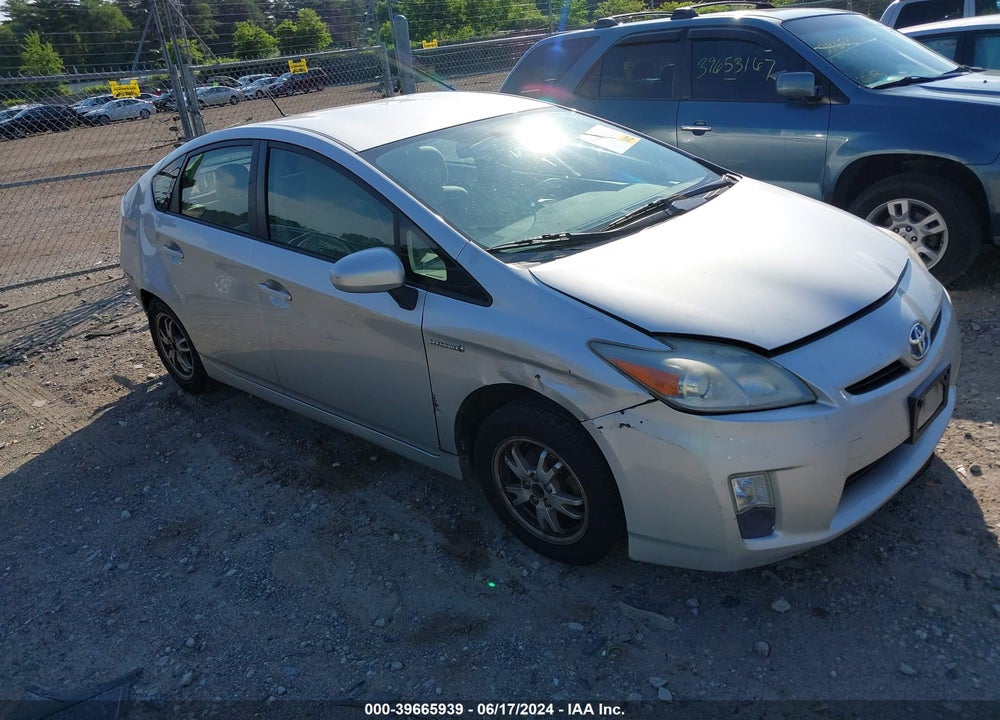2011 TOYOTA PRIUS TWO VIN: JTDKN3DU7B5301153