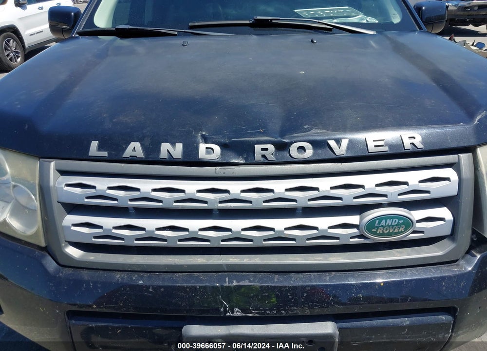 2011 LAND ROVER LR2 VIN: SALFR2BN2BH275371