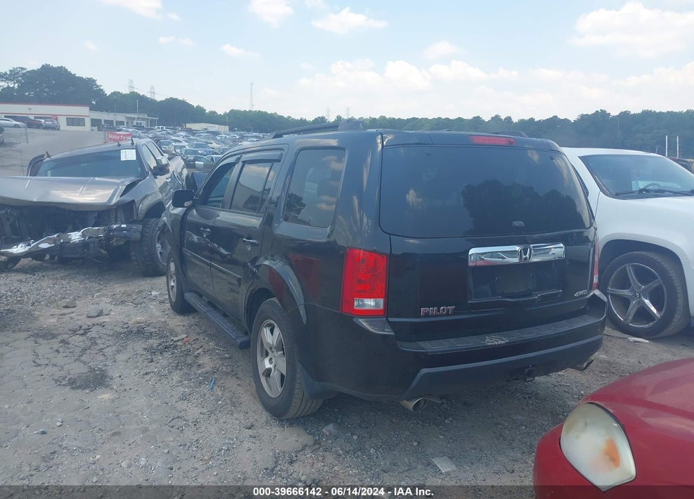 2011 HONDA PILOT EX VIN: 5FNYF4H47BB051323