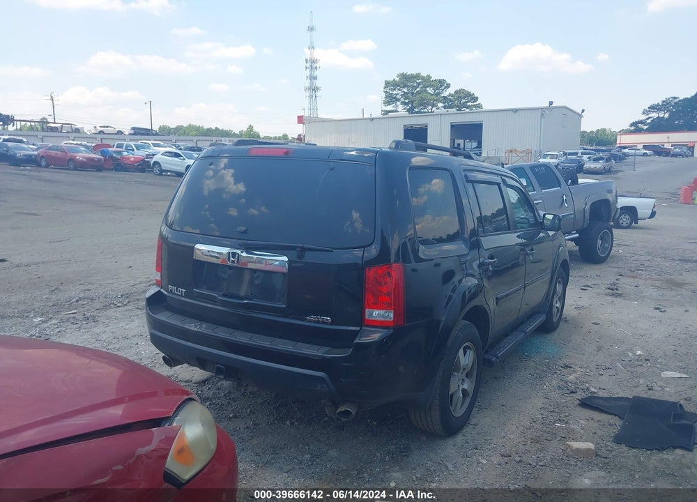 2011 HONDA PILOT EX VIN: 5FNYF4H47BB051323