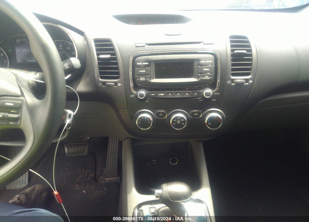 2018 KIA FORTE LX VIN: 3KPFK4A74JE193754
