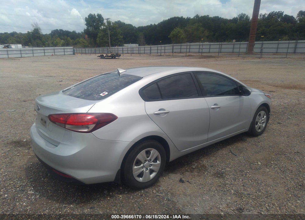 2018 KIA FORTE LX VIN: 3KPFK4A74JE193754
