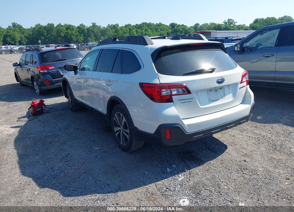 2018 SUBARU OUTBACK 2.5I LIMITED VIN: 4S4BSANC8J3215696