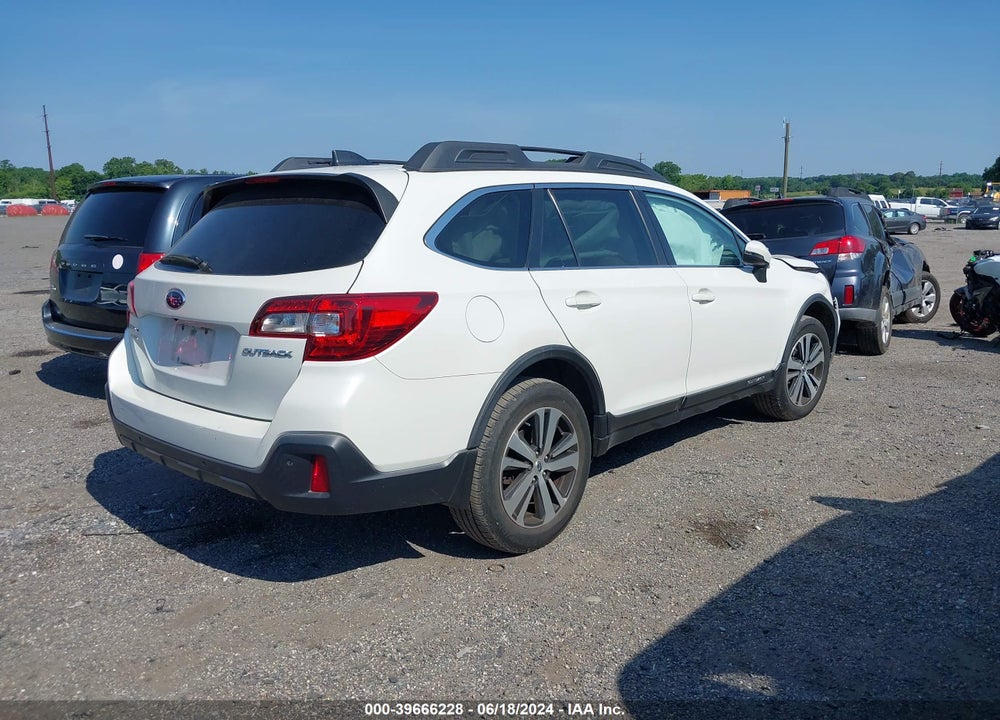 2018 SUBARU OUTBACK 2.5I LIMITED VIN: 4S4BSANC8J3215696