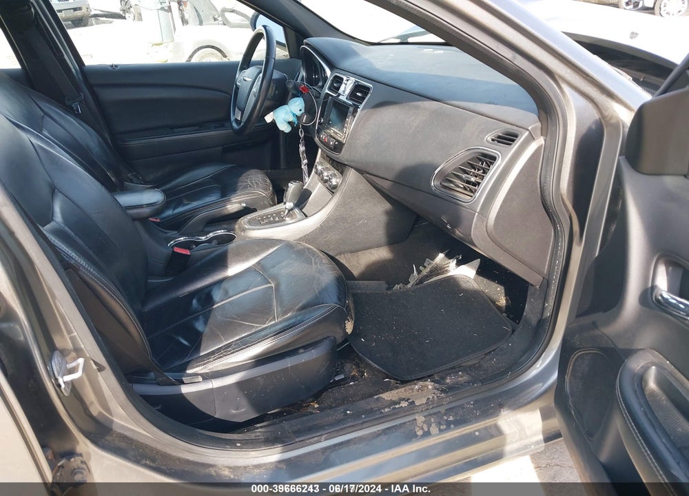 2012 CHRYSLER 200 LIMITED VIN: 1C3CCBCG1CN327110