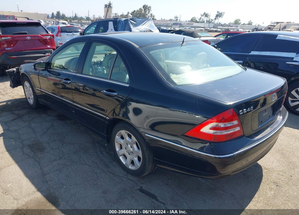 2005 MERCEDES-BENZ C 240 LUXURY VIN: WDBRF61J35A715144