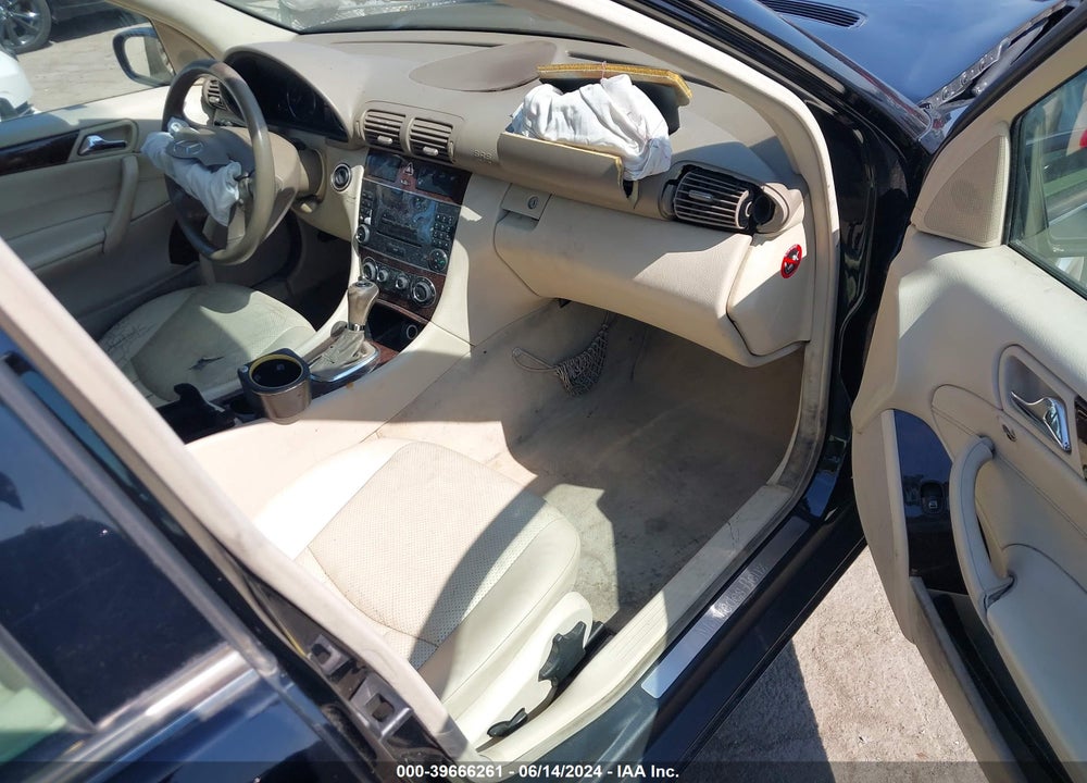 2005 MERCEDES-BENZ C 240 LUXURY VIN: WDBRF61J35A715144