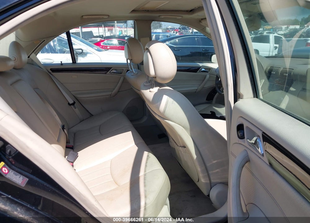 2005 MERCEDES-BENZ C 240 LUXURY VIN: WDBRF61J35A715144